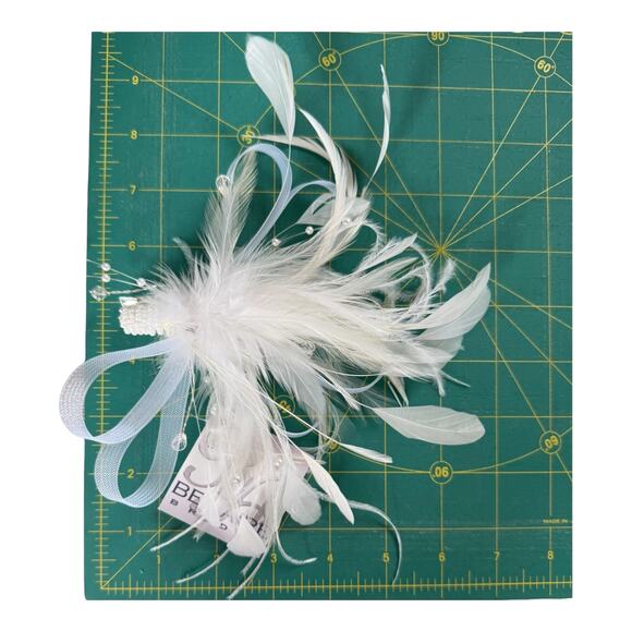 NWT Bel Aire Bridal White Feather Fascinator Pearl Hair Clip Wedding Style 1968 main image 4